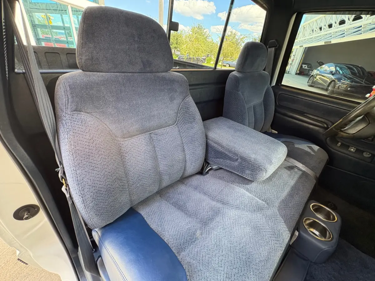 Vehicle photo 42