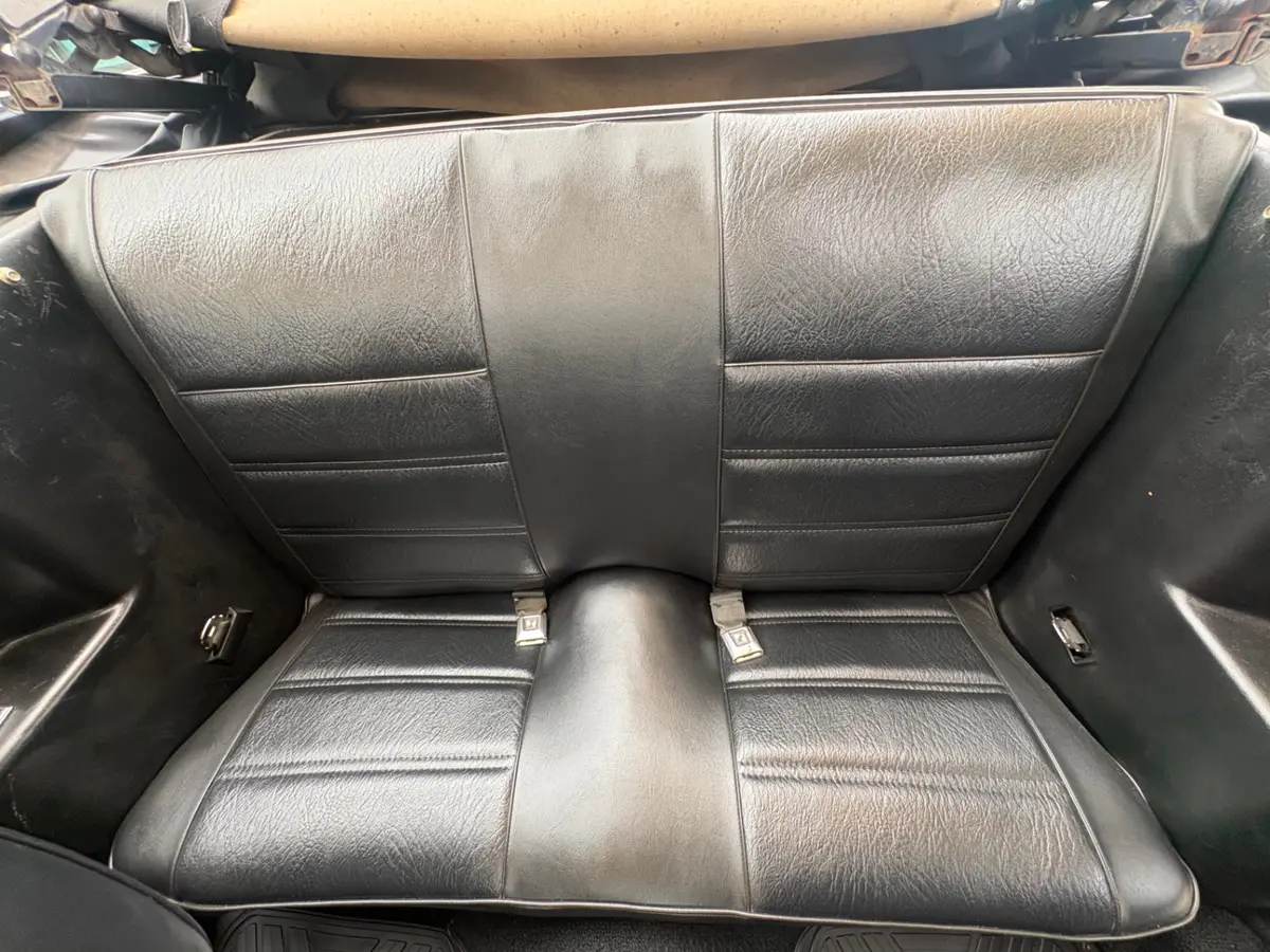 Vehicle photo 38