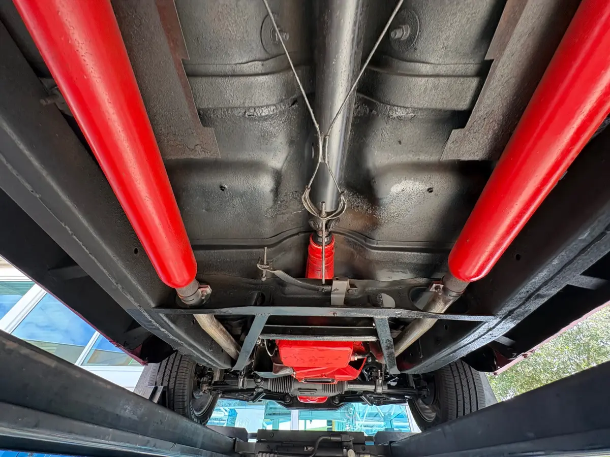 Vehicle photo 48