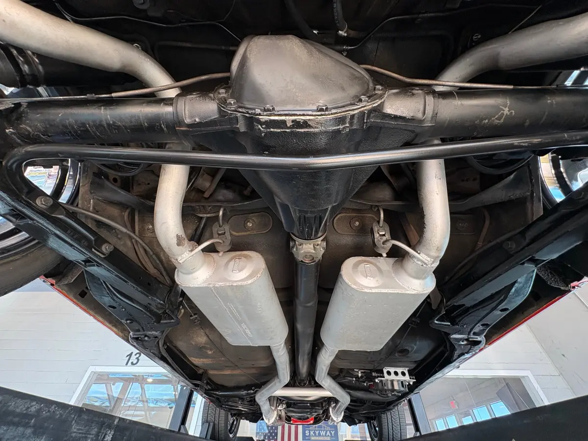 Vehicle photo 43