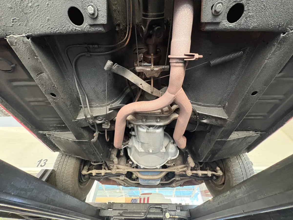 Vehicle photo 52
