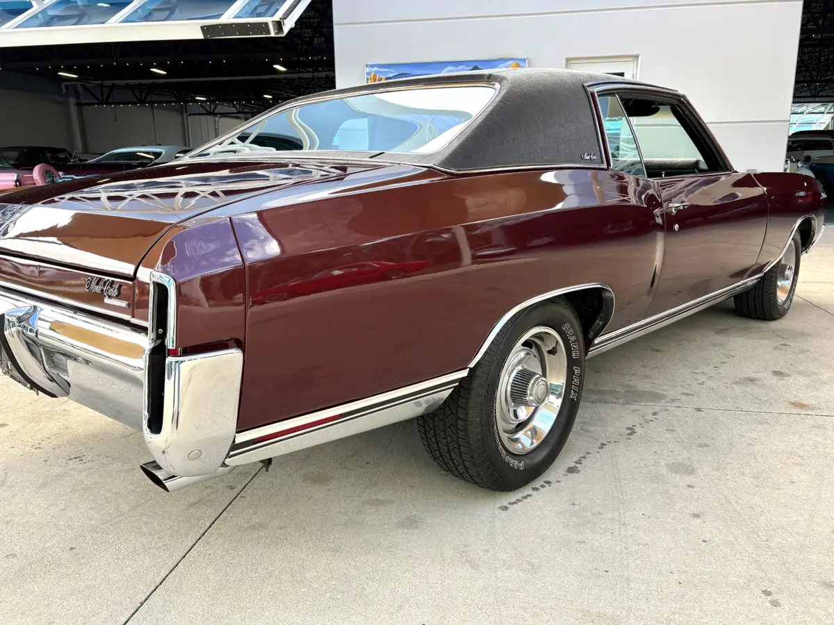 Vehicle photo 23