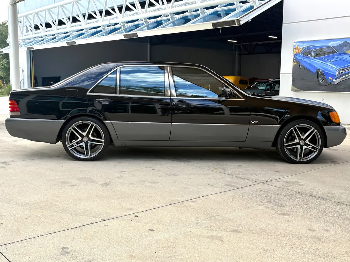 Vehicle photo 5