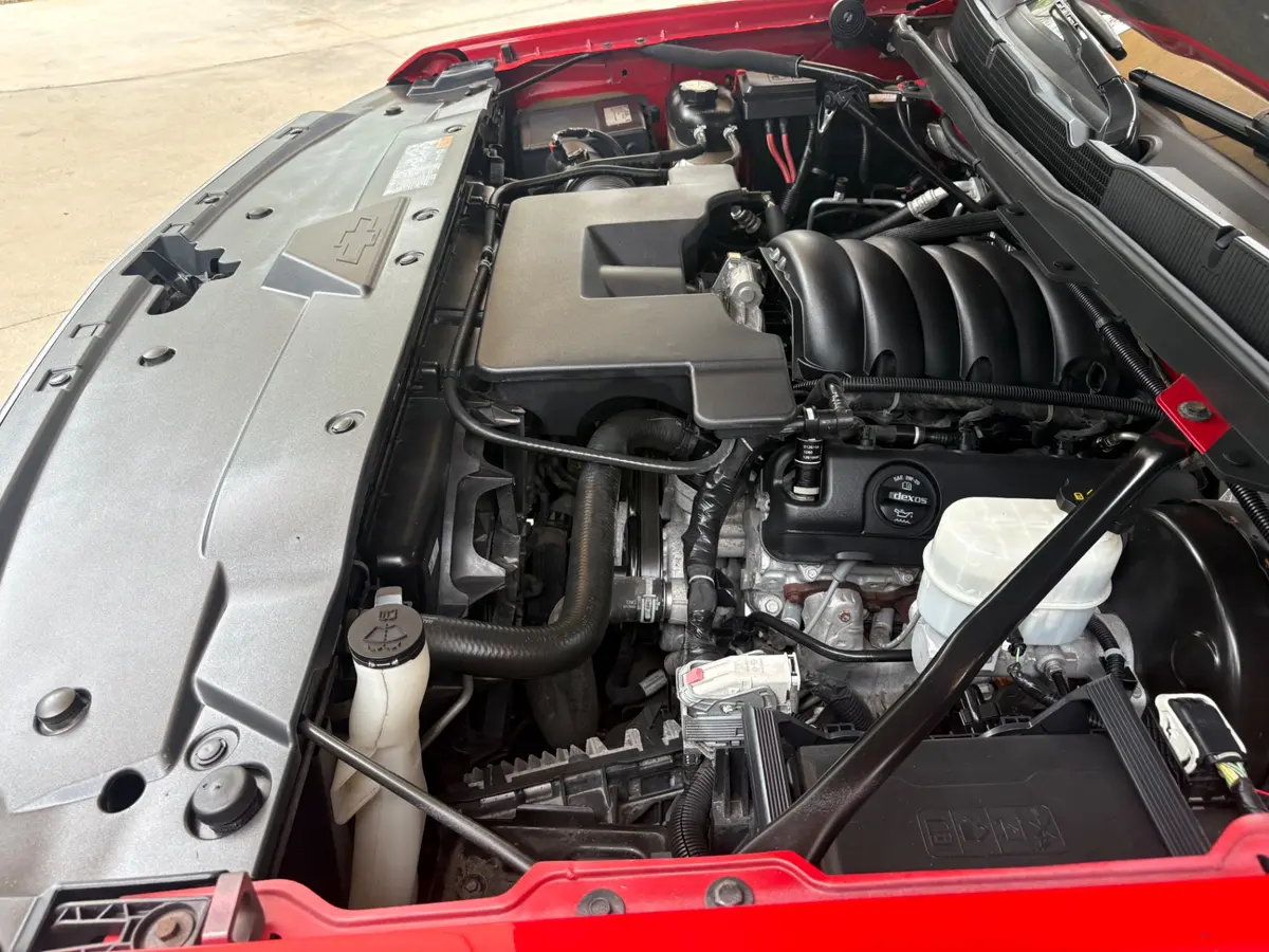 Vehicle photo 29