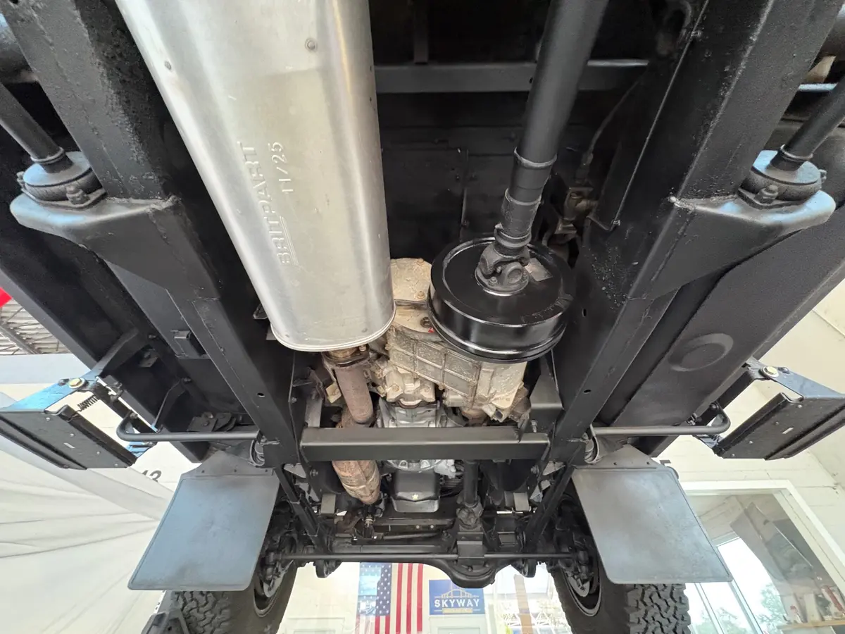 Vehicle photo 48