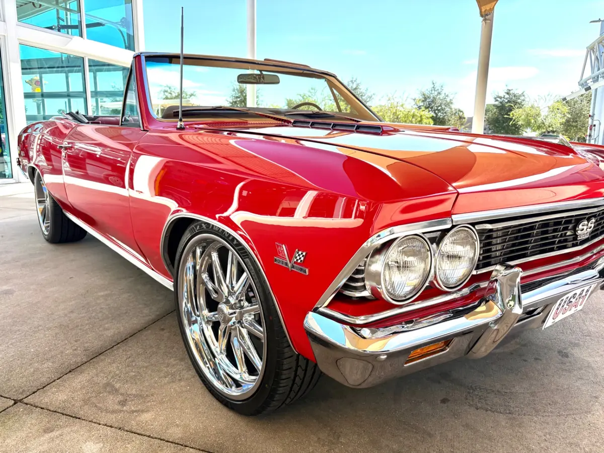 Vehicle photo 18