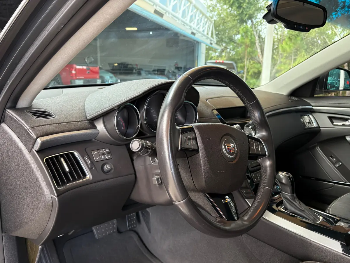 Vehicle photo 31