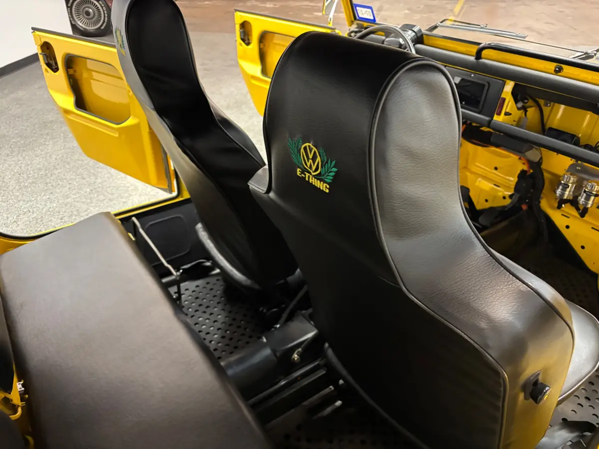 Vehicle photo 31