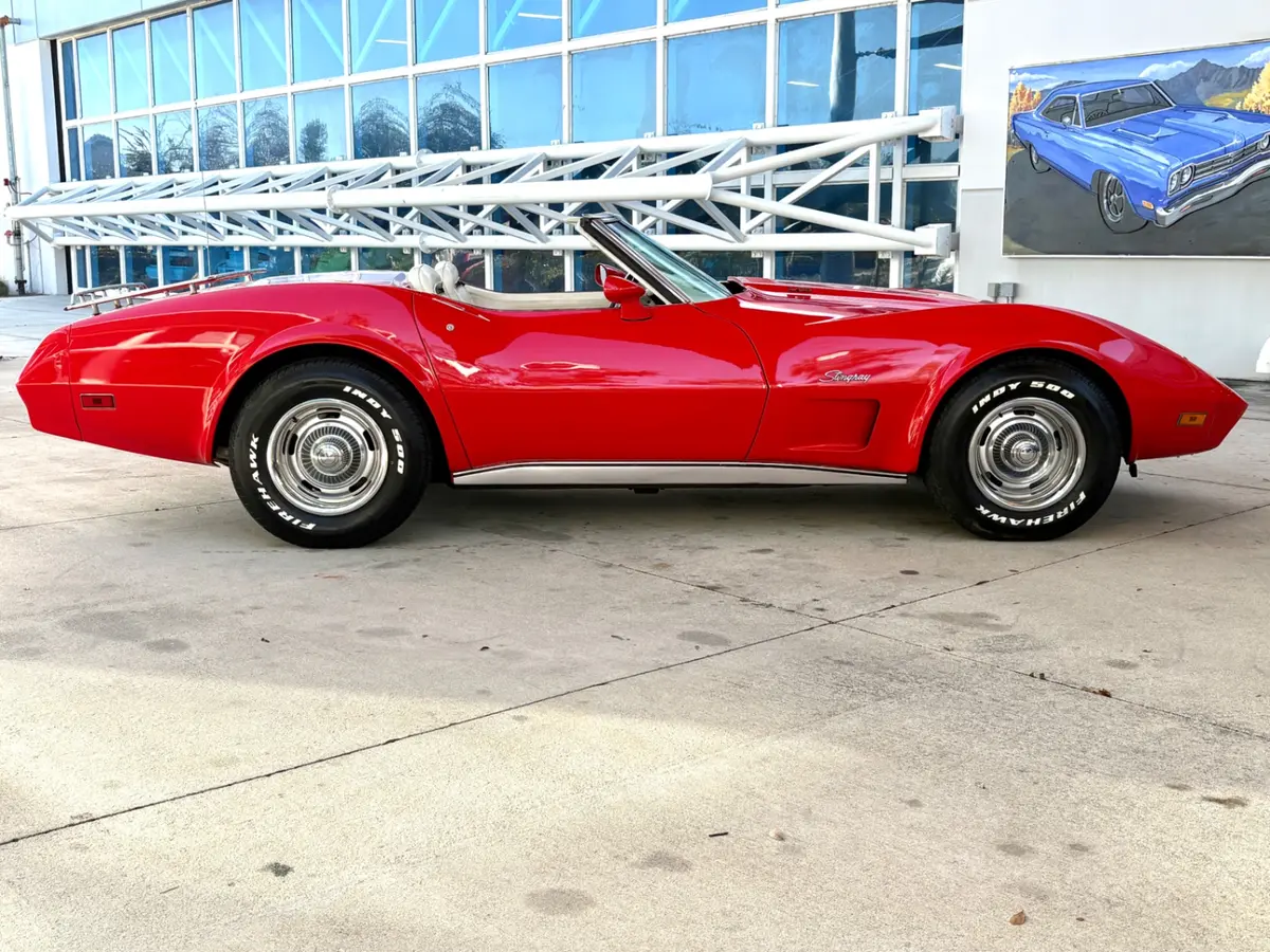 Vehicle photo 5