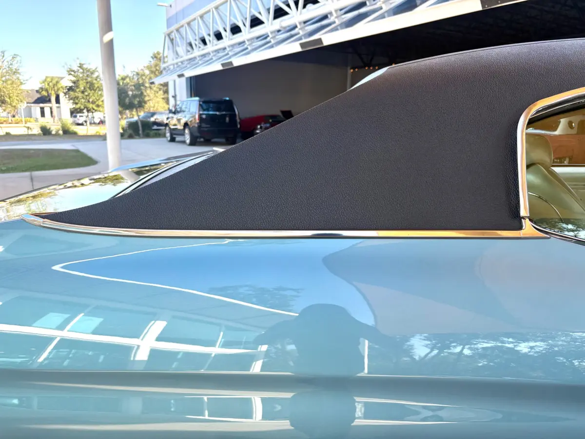 Vehicle photo 29