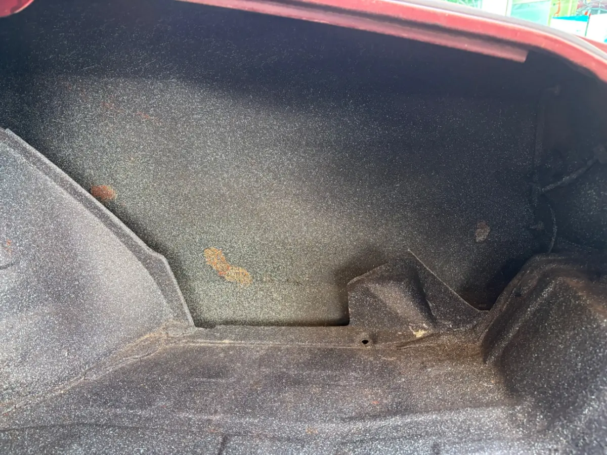 Vehicle photo 12