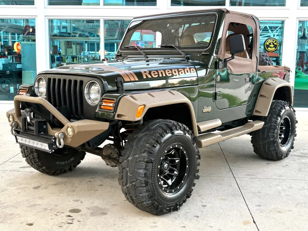 Vehicle photo 10