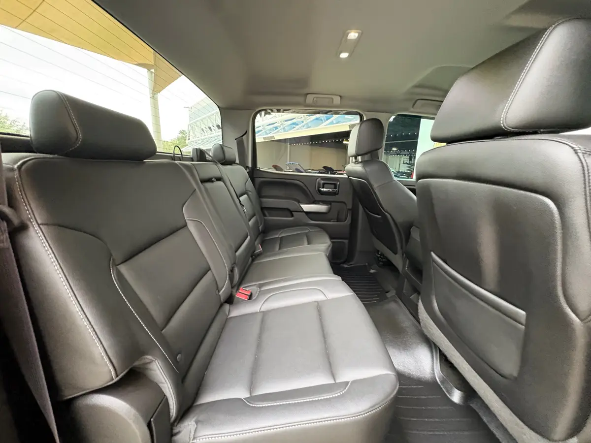 Vehicle photo 41
