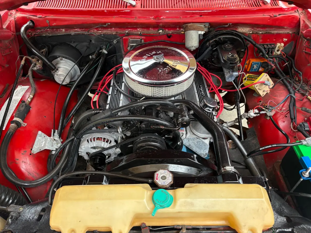 Vehicle photo 29