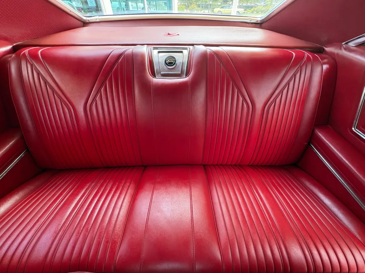 Vehicle photo 37