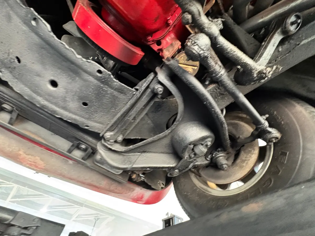 Vehicle photo 56