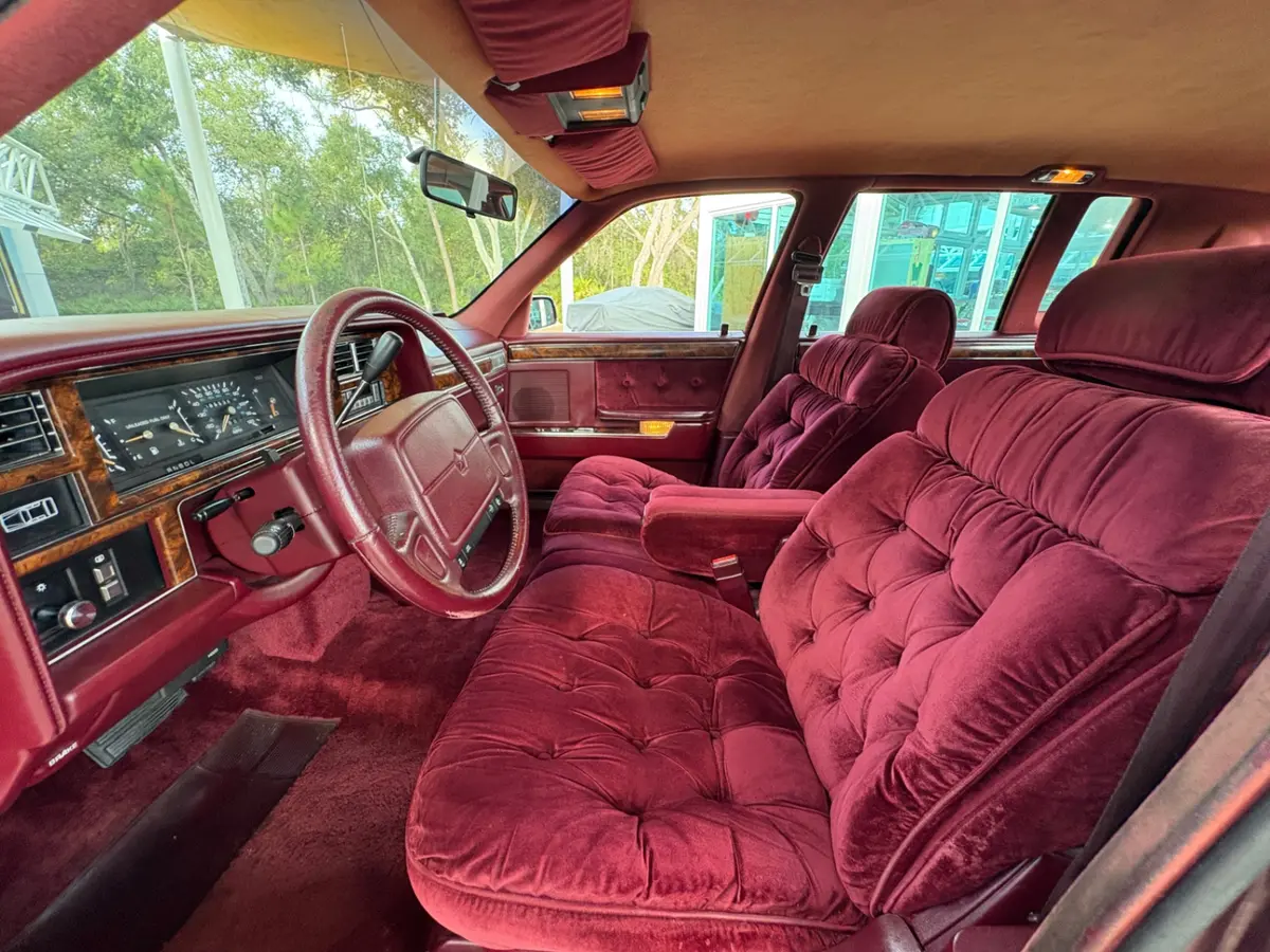 Vehicle photo 34