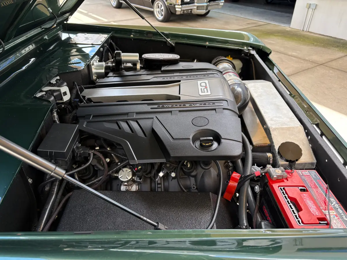 Vehicle photo 35