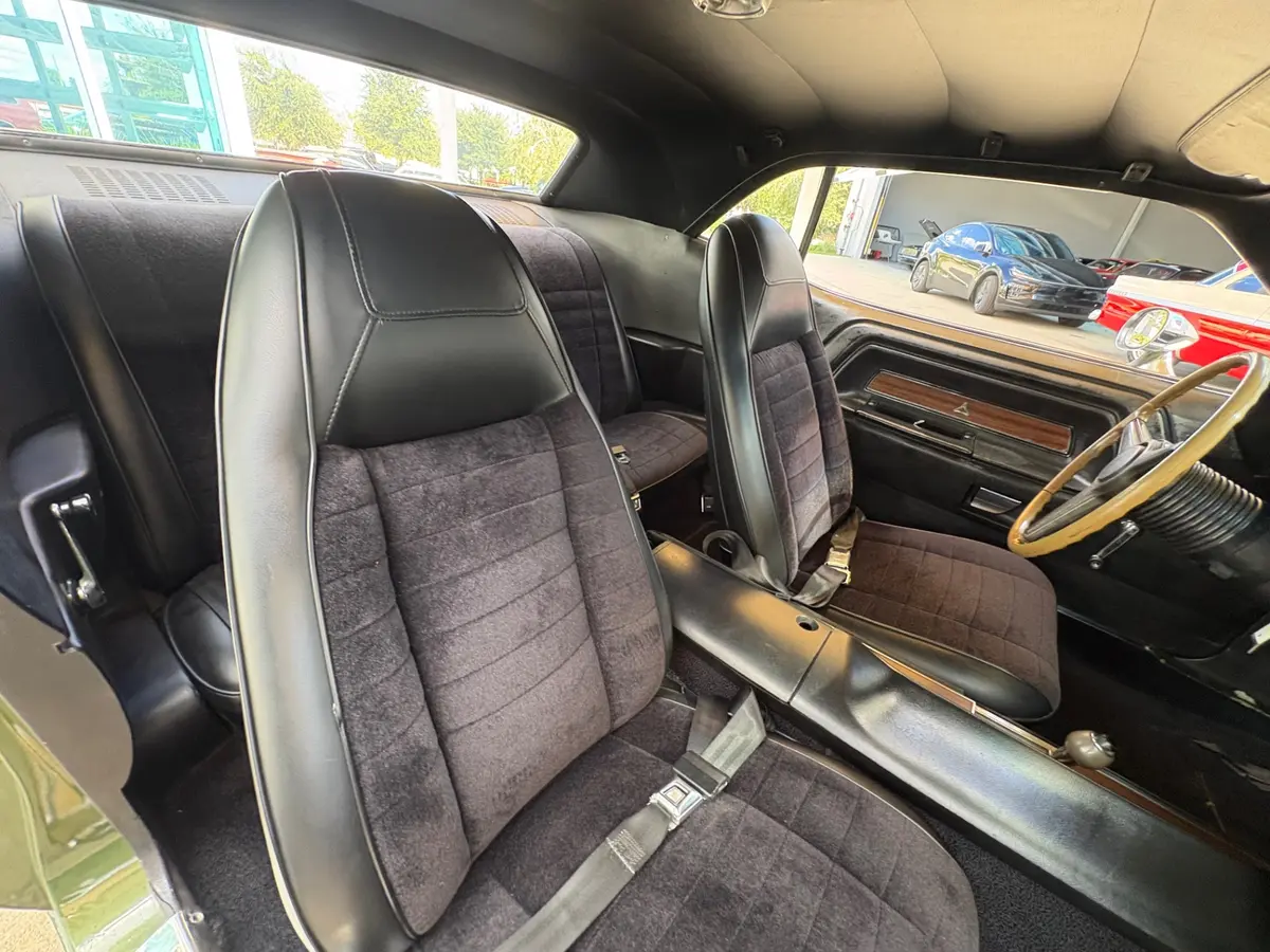 Vehicle photo 39