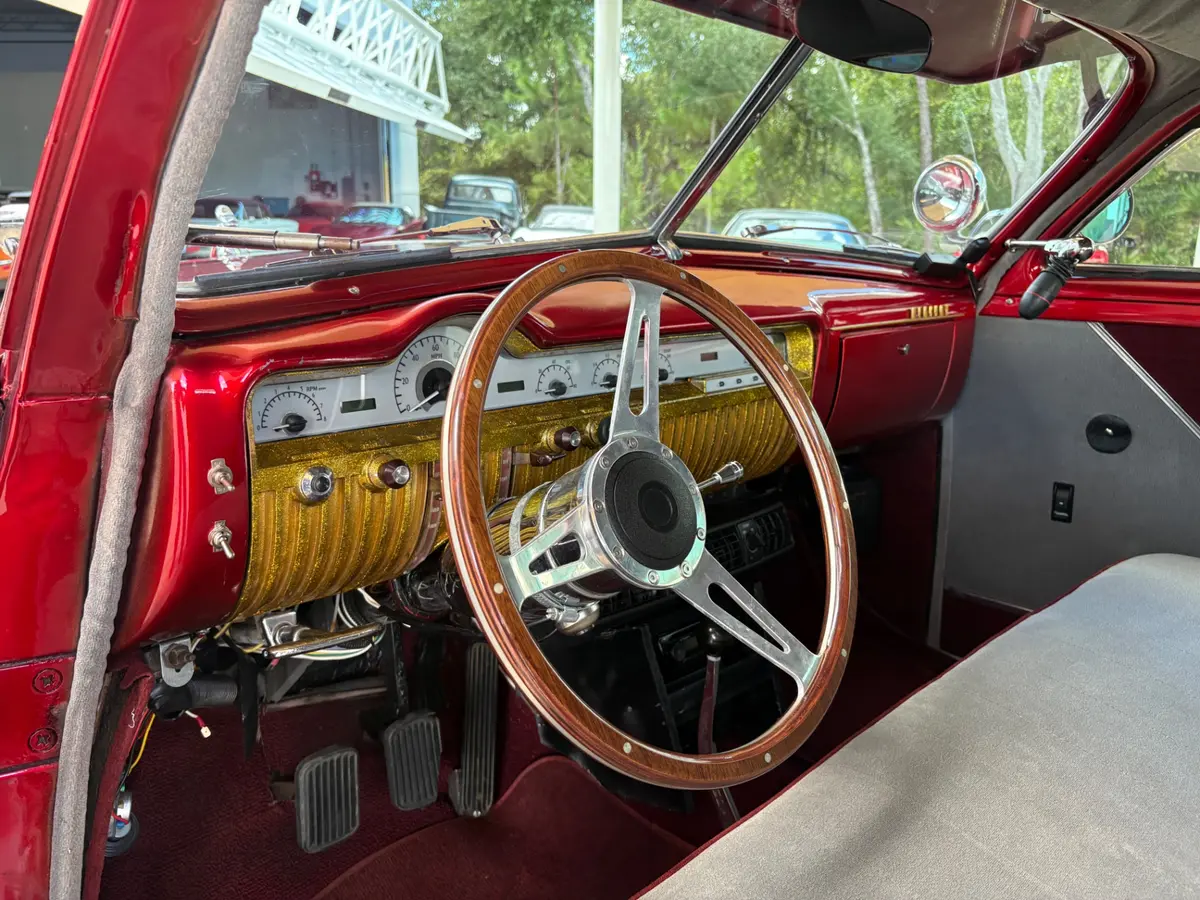 Vehicle photo 31