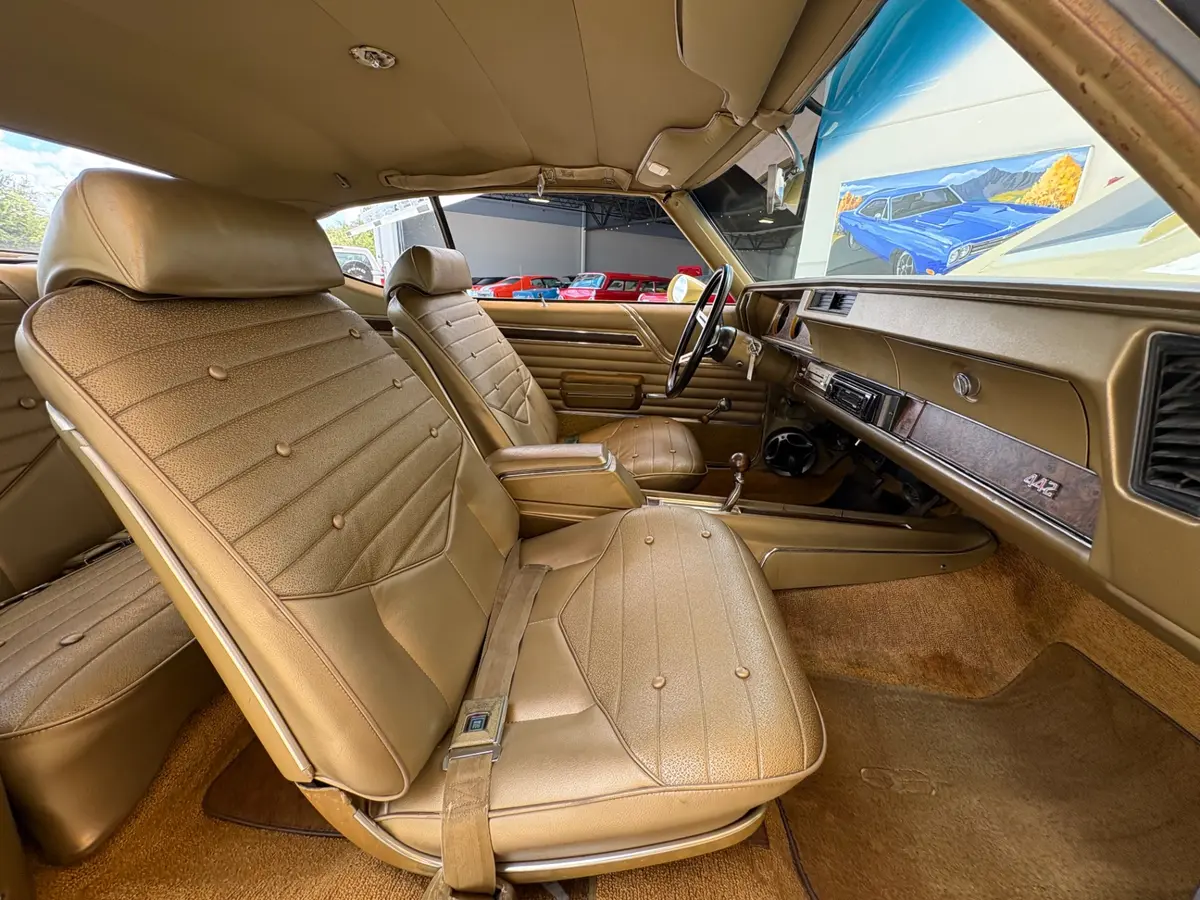 Vehicle photo 41