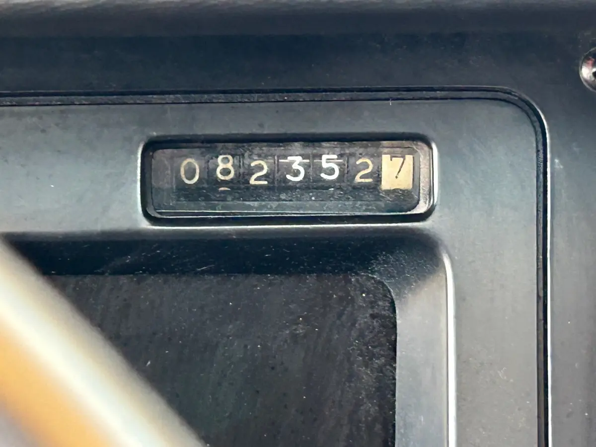Vehicle photo 17