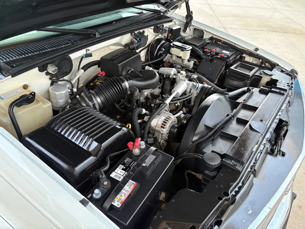 Vehicle photo 27