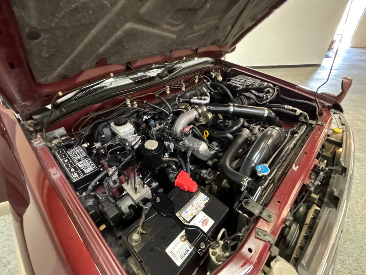 Vehicle photo 18