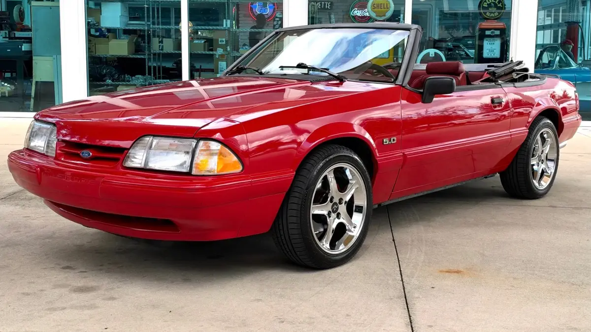 Vehicle photo 11