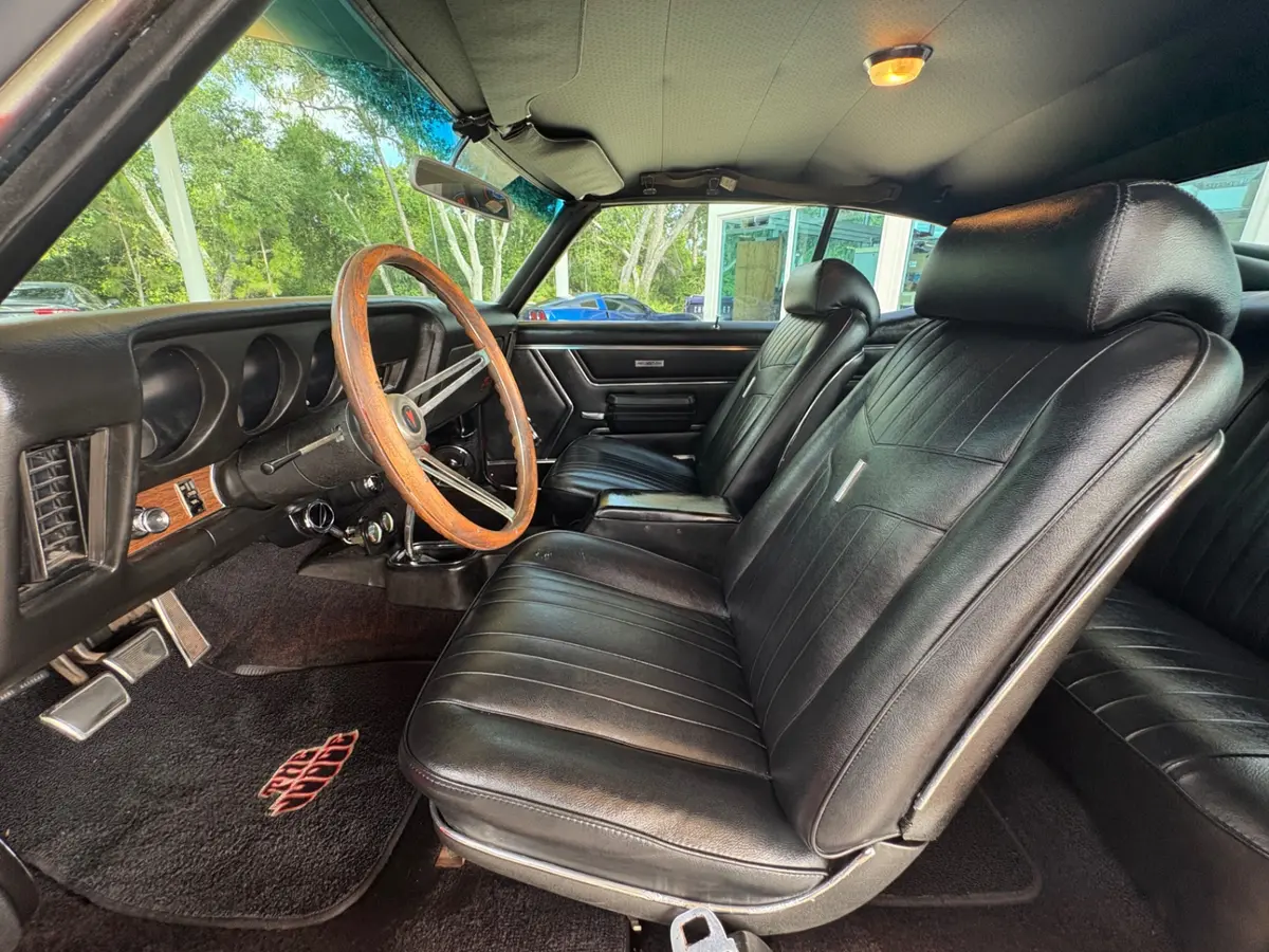 Vehicle photo 38
