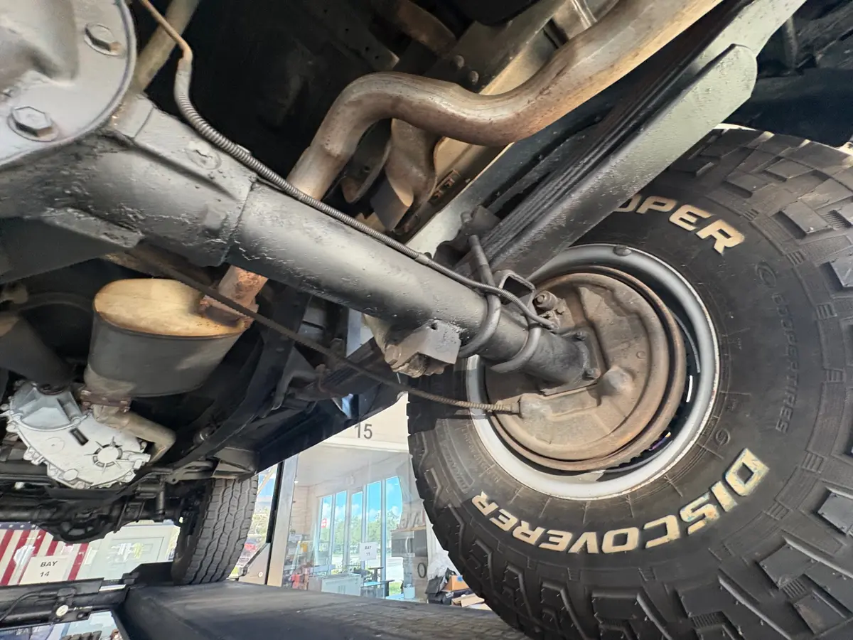 Vehicle photo 46