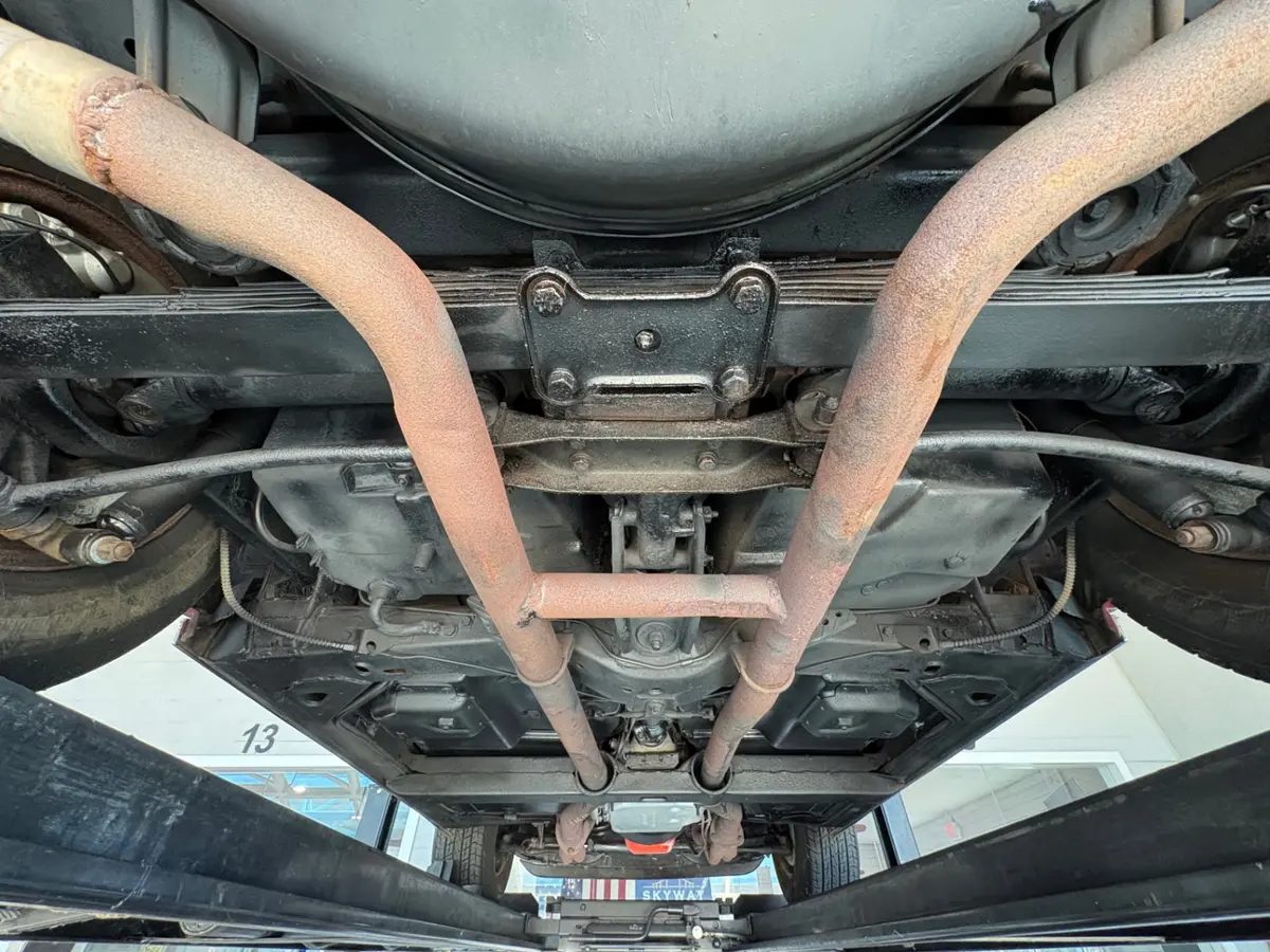 Vehicle photo 46
