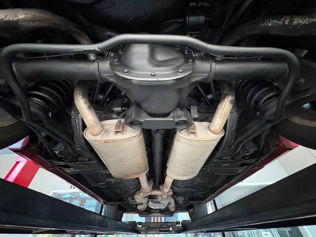 Vehicle photo 50
