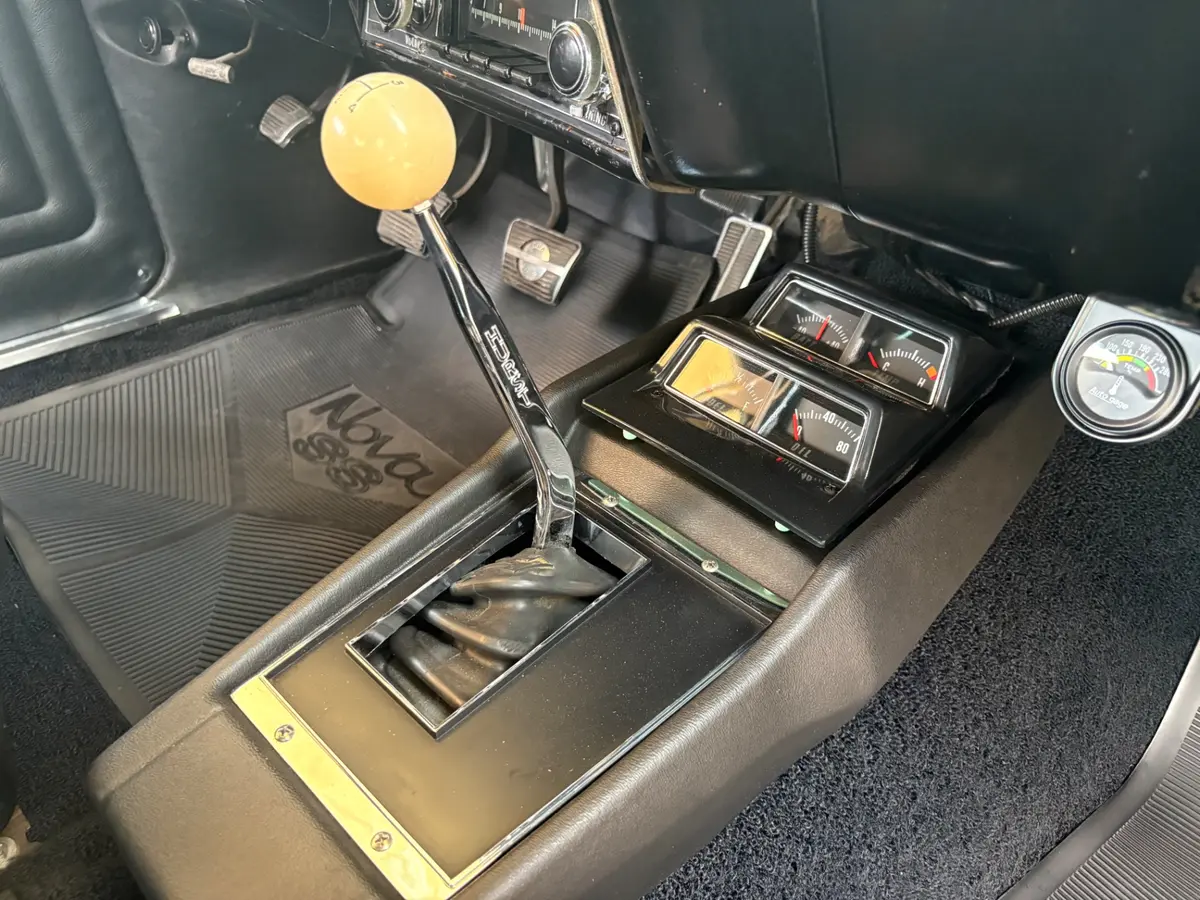 Vehicle photo 49
