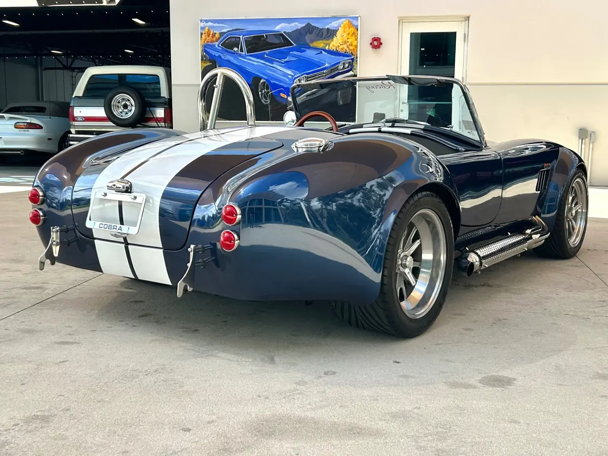 Vehicle photo 5