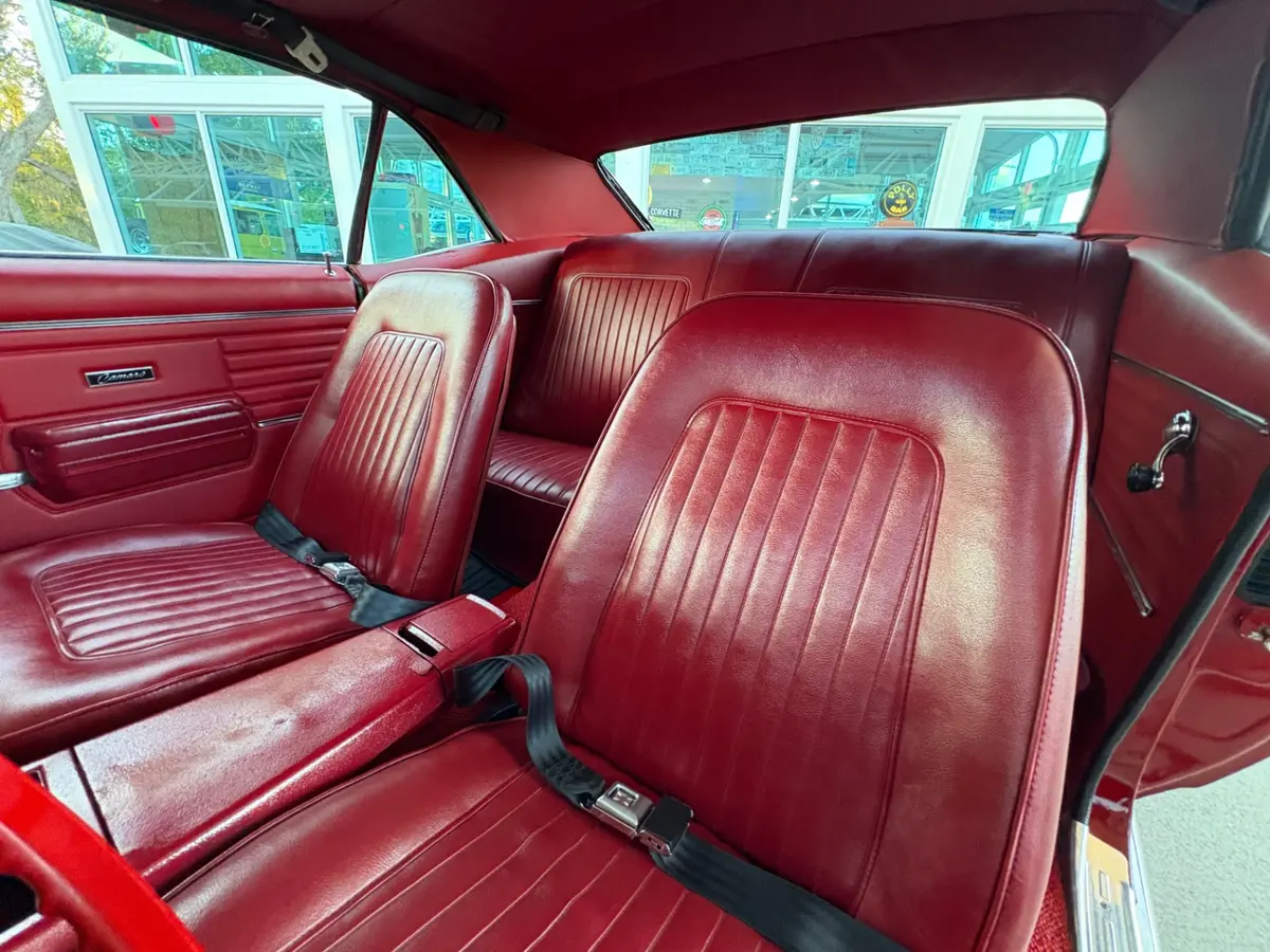 Vehicle photo 33