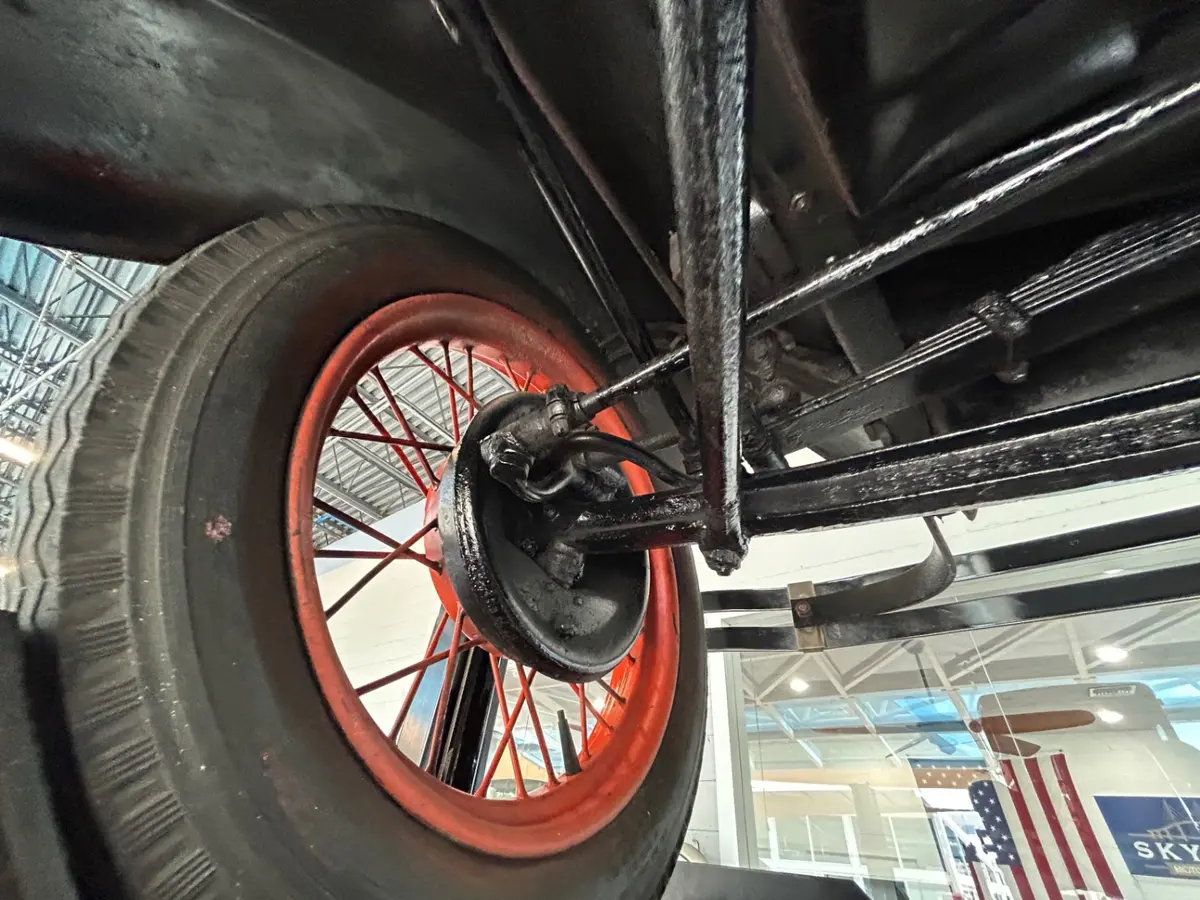 Vehicle photo 45