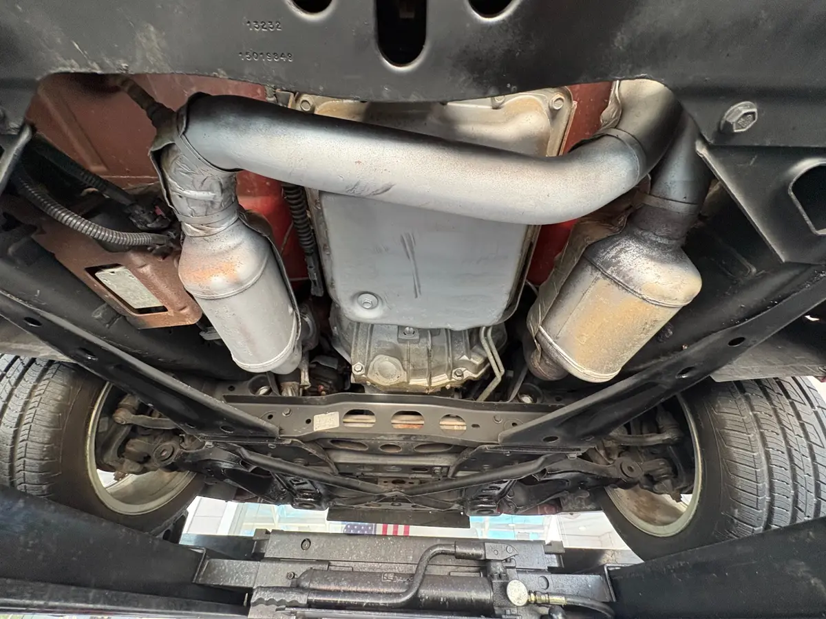 Vehicle photo 46