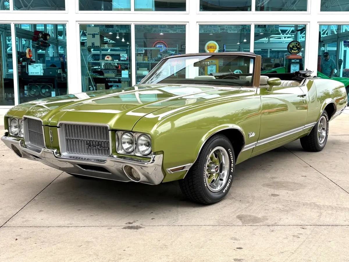 Vehicle photo 11