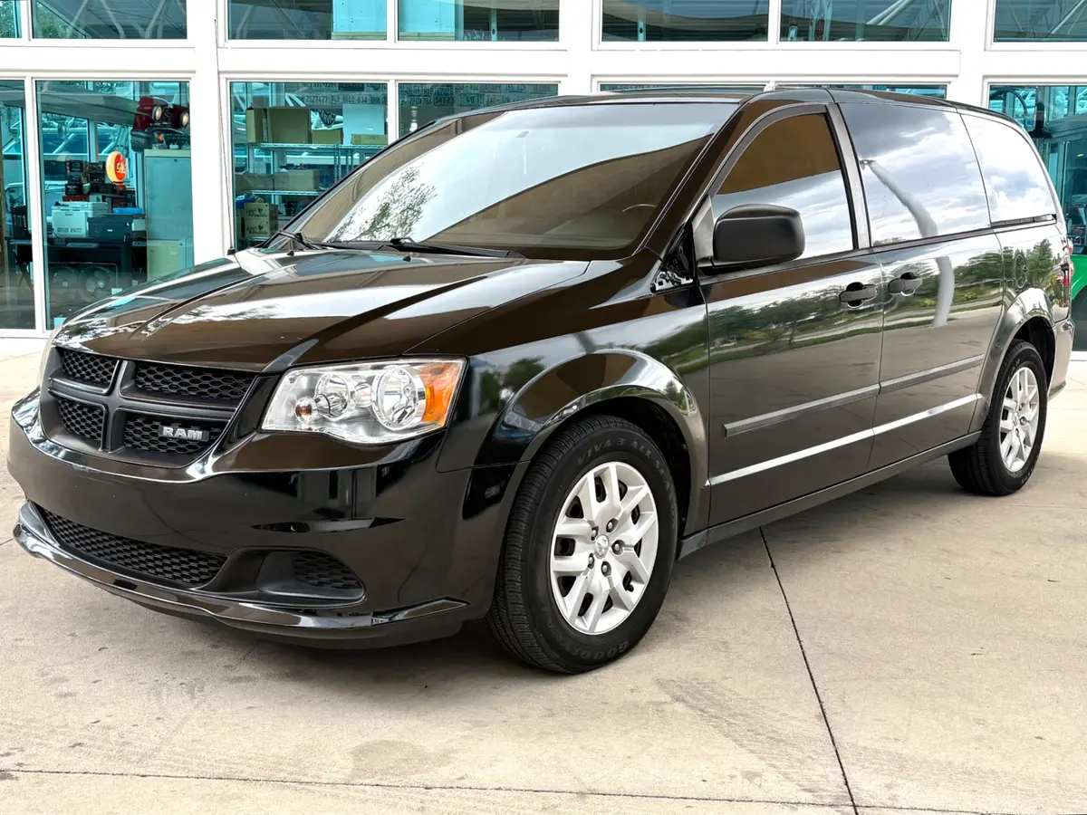 Vehicle photo 11