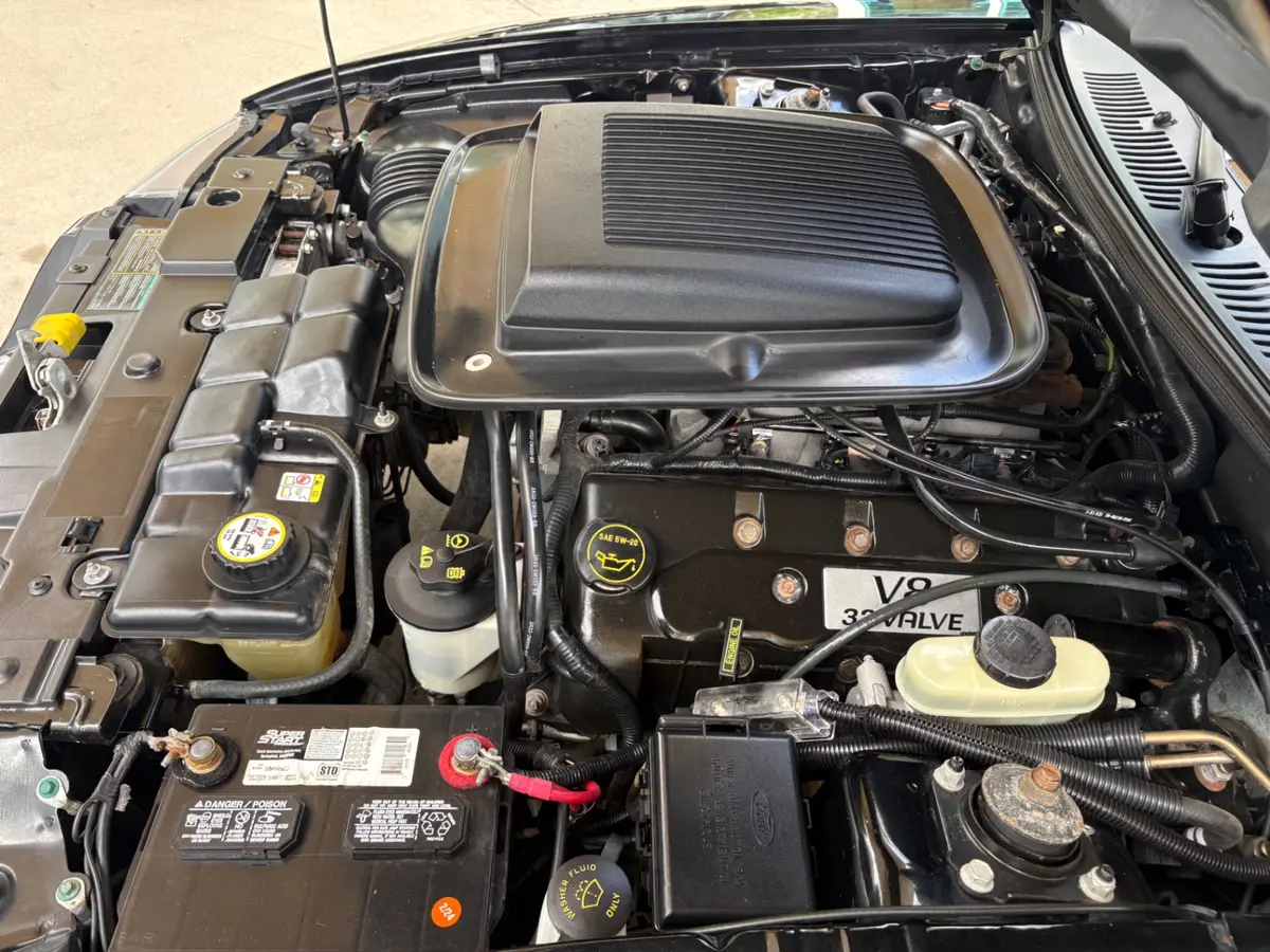Vehicle photo 29