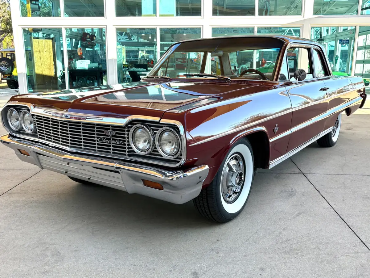 Vehicle photo 12