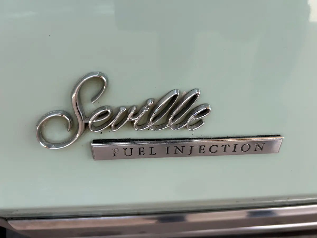 Vehicle photo 19