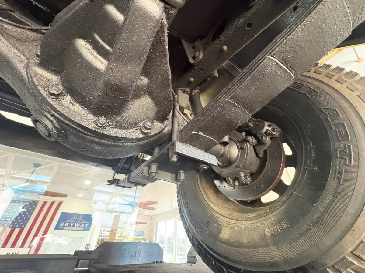 Vehicle photo 50