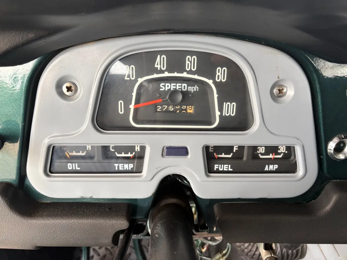 Vehicle photo 37