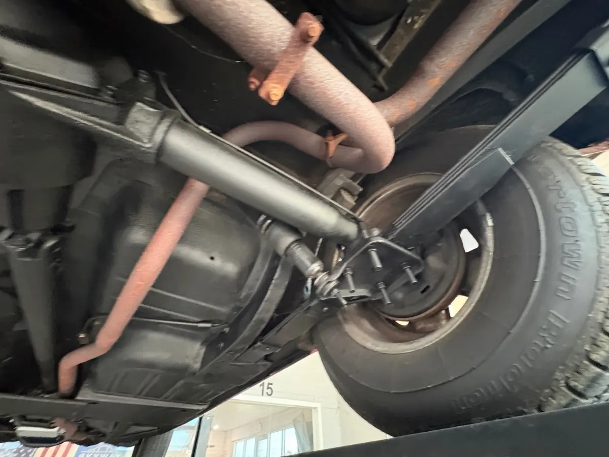 Vehicle photo 52