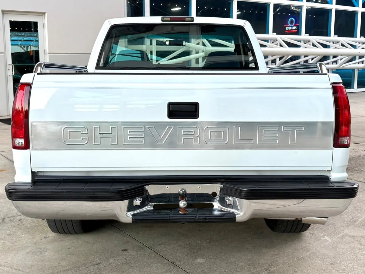 Vehicle photo 7
