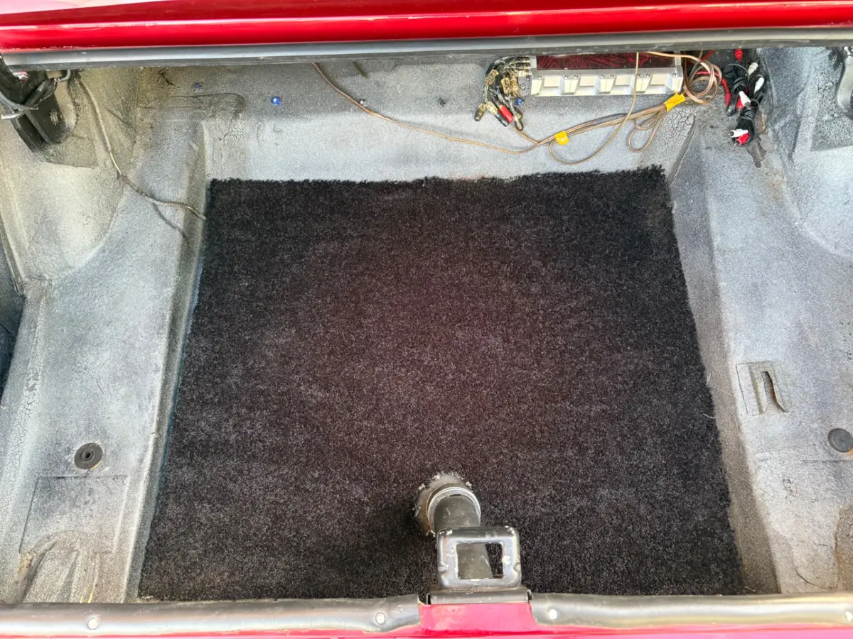 Vehicle photo 9