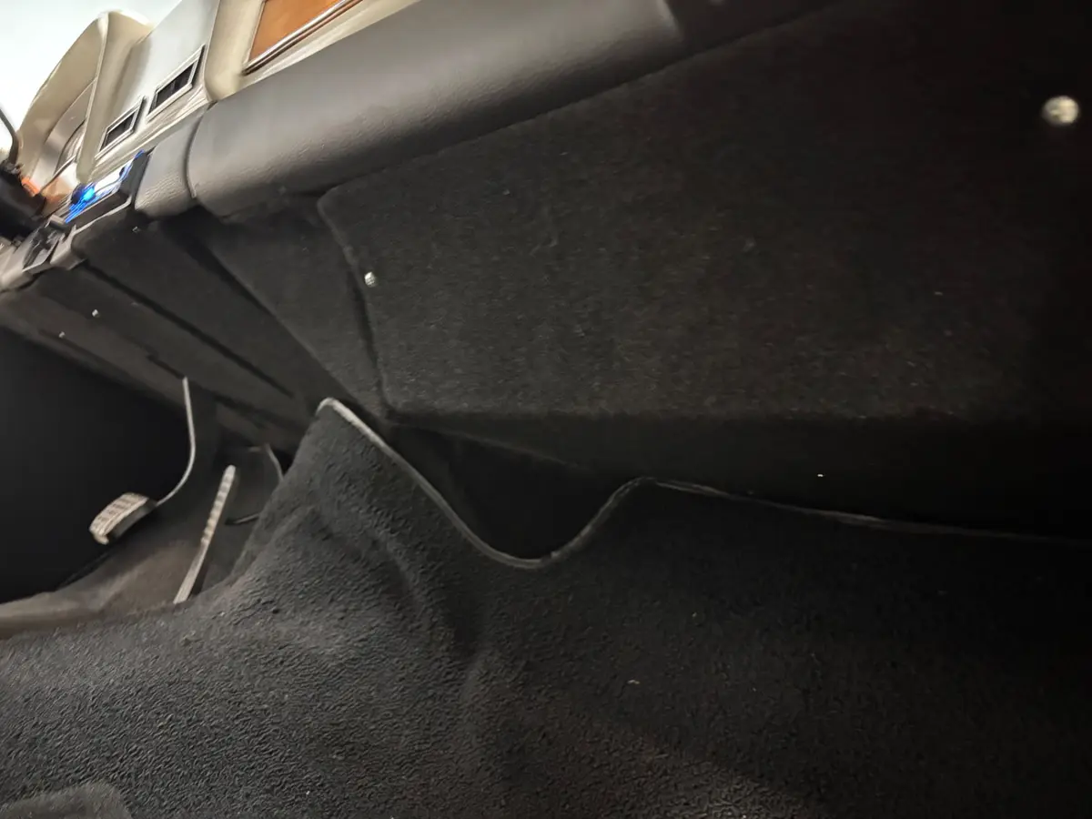 Vehicle photo 27