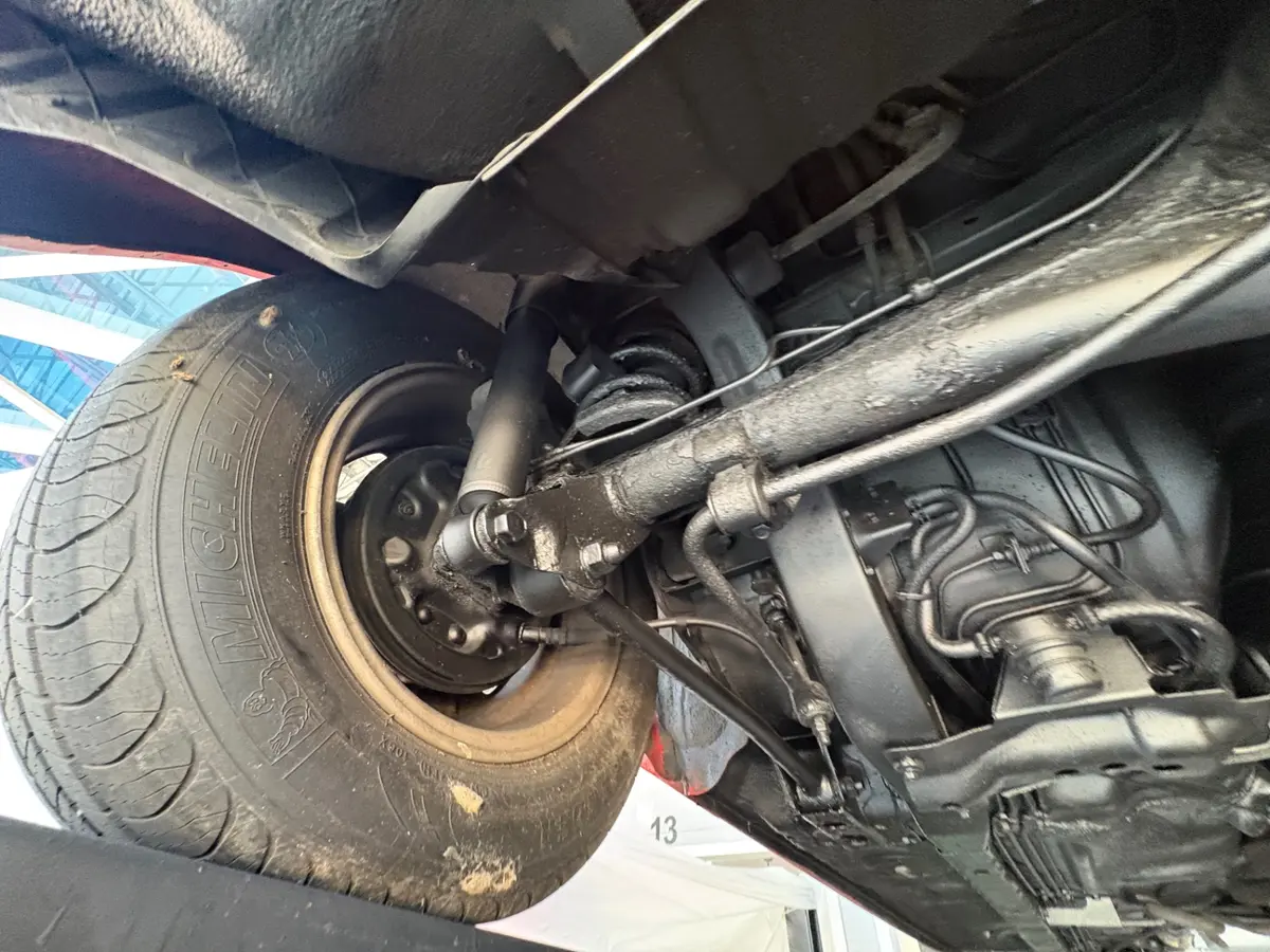 Vehicle photo 45